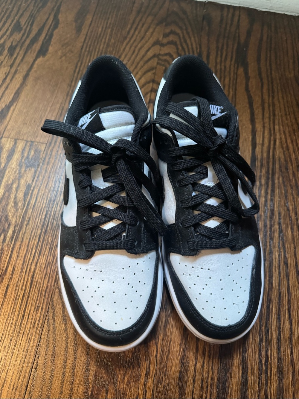 Nike Black and White Low-Top Sneakers - Two-Tone Trainer